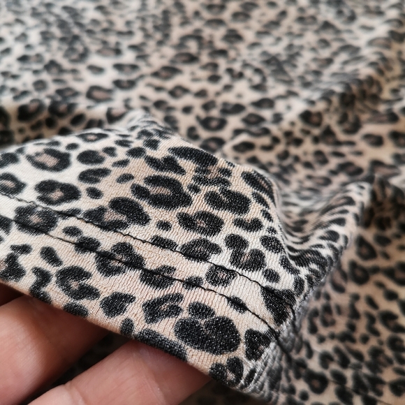 🔵 3/$30 Cheetah Print Women's Shirt - Picture 3 of 11